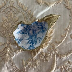 Gift Ready Chinoiserie Gold Blue White Decorative Shell Dish‎ Trinkets Jewelry